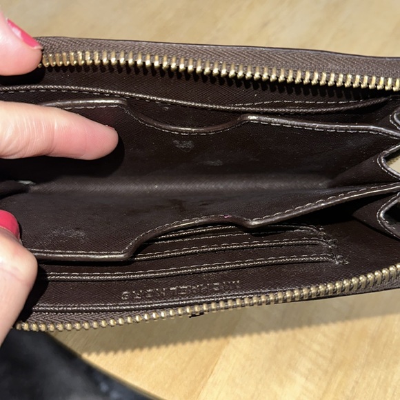⭐️SOLD⭐️ Michael Kors Brown and Gold Wallet with Removable Wrist Strap - Picture 11 of 13